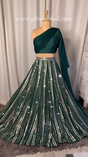 Glitter Lengha, Glamorous Georgette Choli With Sequins, Sequin Choli For Festivals, Diwali Sequin Georgette Choli, Glitter Lehenga, Trendy Outfits Indian, Outfits Indian, Lehenga, Desi