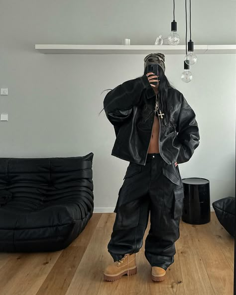 Baggy Pants Aesthetic, Timberlands Outfit, Jacket For Women Fashion, Capsule Shoes, Carti Outfits, Playboi Carti Outfits, Grungy Outfit, Balenciaga Outfit, Faceless Photos