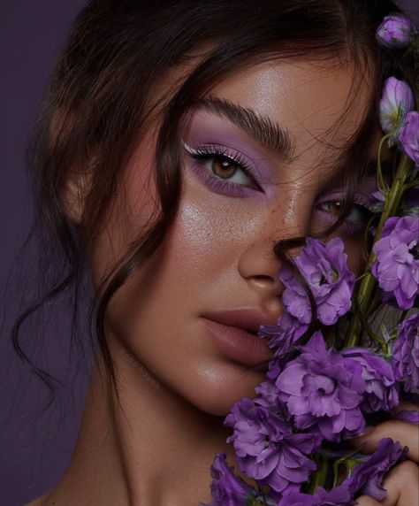 High Fashion Makeup Editorial, Shooting Photo Studio, Editorial Make-up, Fashion Editorial Makeup, Maquillage On Fleek, Flower Makeup, High Fashion Makeup, Beauty Makeup Photography, Flower Photoshoot