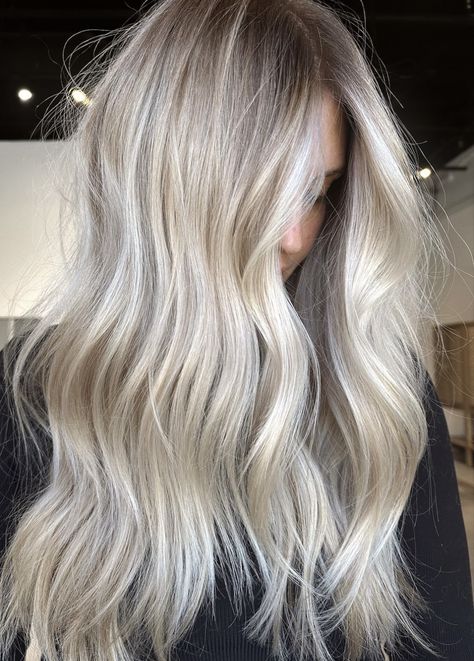 Cute Blonde Hair, Blonde Hair With Roots, Bright Blonde Hair, Summer Blonde Hair, Hair Curling Tutorial, Ashy Blonde, Bronde Balayage, Bronde Hair, Light Blonde Hair