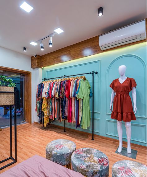 Dress Shop Design Boutique Interior, Retail Store Interior Design Boutiques, Small Space Boutique, Small Boutique Interior Design Indian, Botique Interiors Fashion Boutique, Boutique Decor Ideas Retail Store Design, Fashion Workspace, Render Presentation, Tailoring Shop Interior Design