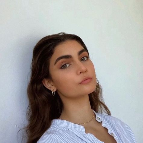 Woman Face Claim, Shifting Face Claims, Shifting Face, Dr Faceclaims, Italian Girl, Selfie Inspo, Unusual Things, Italian Women, Original Characters