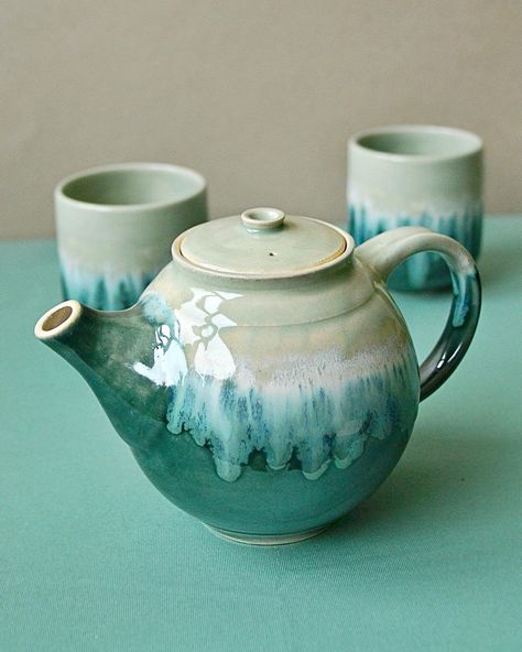 Teapot Glaze Ideas, Tea For One Set Teapots, Teapot Ideas, Pottery Inspo, Teapot Design, Handmade Teapot, Ceramic Teapot, Mint Tea, Ceramics Ideas