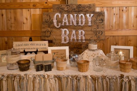 Vintage-Inspired Rustic Candy Bar Vintage Wedding Candy Bar, Rustic Prom, Rustic Candy Bar, Vintage Candy Bars, Prom Decorations, Candy Bar Sign, Rustic Dessert, Wedding Candy Bar, Candy Bar Wedding