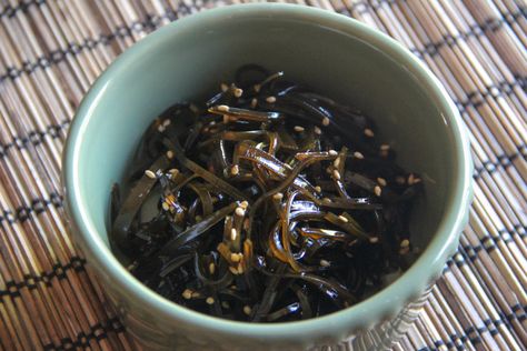 Kombu Tsukudani Kombu Seaweed Recipes, Kombu Seaweed, Japanese Side Dish, Recipe Japanese, Cooking Chicken Wings, Plant Eater, Korean Side Dishes, Easy Japanese Recipes, Sea Vegetables