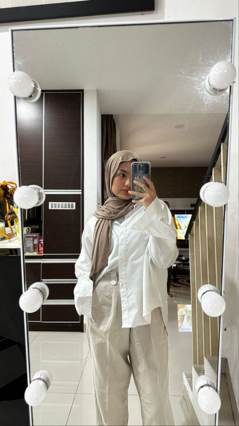 Outfit Ideas Aesthetic Hijab, Simple Birthday Outfit Ideas, Anime Dress Design Outfit Ideas, Outfit Ideas Hijab Simple, Ootd Sweater Crop, Birthday Outfit Hijab, Hijab Outfit Ideas Simple, Black Simple Outfit, Hijab Outfit Ideas Summer