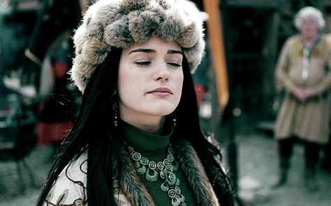 Midevil Face Claims Gif, Princess Katia Vikings, Black Hair Actress, Vikings Katia, Alicia Agneson Vikings, Vikings Tumblr, Faceclaims Gif, Vikings Gif, Rhea Royce