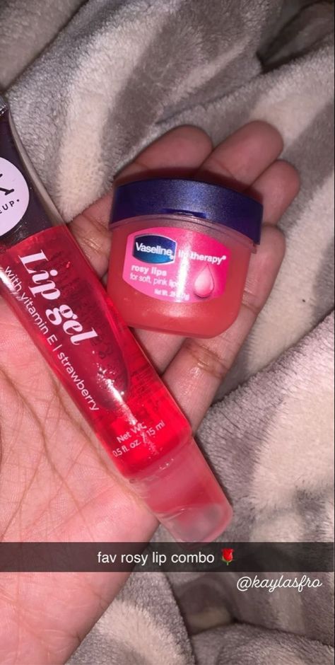 Lip Vaseline Therapy, Rosy Lip Vaseline, Lip Gel Gloss, Rose Lips Vaseline, Lip Therapy Aesthetic, Aesthetic Lip Care, Vaseline Rosy Lips Aesthetic, Best Lip Care Products, Nk Lip Gloss Aesthetic