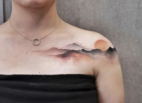 Boys With Tattoos, Mountain Tattoo Design, Bone Tattoos, Landscape Tattoo, Geniale Tattoos, Shoulder Tattoos For Women, Mountain Tattoo, Tattoo Feminina, Nature Tattoos