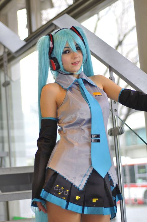 Hatsune Miku cosplay Hatsune Miku Cosplay, Vocaloid Cosplay, Miku Cosplay, Aqua Hair, Aqua Eyes, Cosplay Cute, Vocaloid Characters, People Dress, Best Cosplay