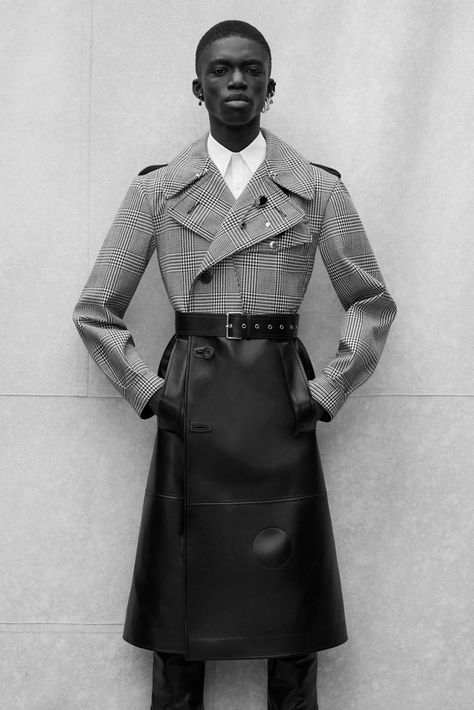 Mcqueen Menswear, Mm Paris, Alexander Mcqueen Menswear, Menswear 2020, Menswear Details, Mens Fashion Wedding, Mens Fashion Editorial, Menswear Runway, Mens Fashion Business