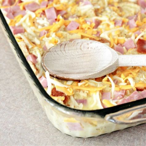 Easy Ham And Cheese Egg Bake, Overnight Ham Breakfast Casserole, Egg Bake Ham And Cheese, Ham Potato Egg Casserole, Ham Egg And Cheese Breakfast Casserole, Breakfast Casserole Ham And Cheese, Breakfast Casserole With Hashbrowns Ham, Hasbrown Breakfast Casserole, Ham And Egg Breakfast Casserole