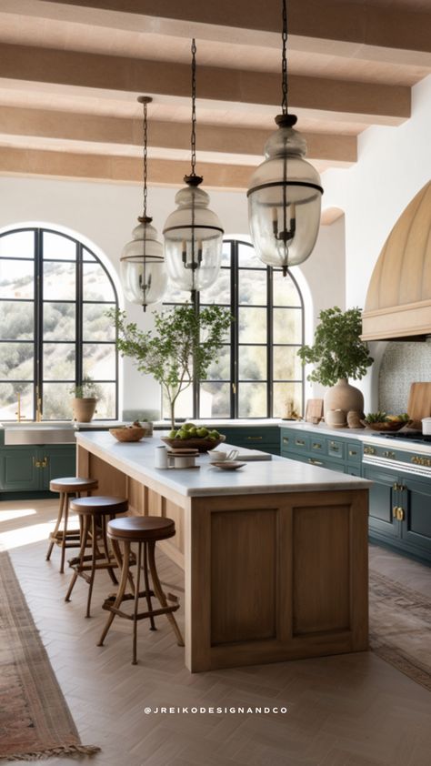 Kitchen Design Spanish Style, California Spanish Style Homes Kitchen, Modern Spanish Mediterranean Kitchen, Modern Spanish Interior Design Bedroom, Modern Wooden Interior Design, Contemporary Spanish Kitchen, Spanish Design Kitchen, Modern Spanish House Interior Design, Spanish Modern Home Decor