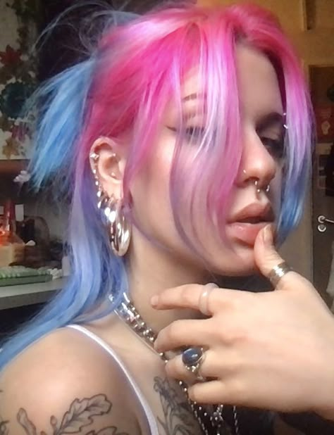 Glitter In Hair Aesthetic, Blue And Pink Split Hair, Hair Color Blue And Pink, Blue Hair Pink Outfit, Colorful Hair Inspiration, Pink Hair Ideas Short, Pink Blue Black Hair, Blue Pink Hair Color, Blue Roots Pink Hair