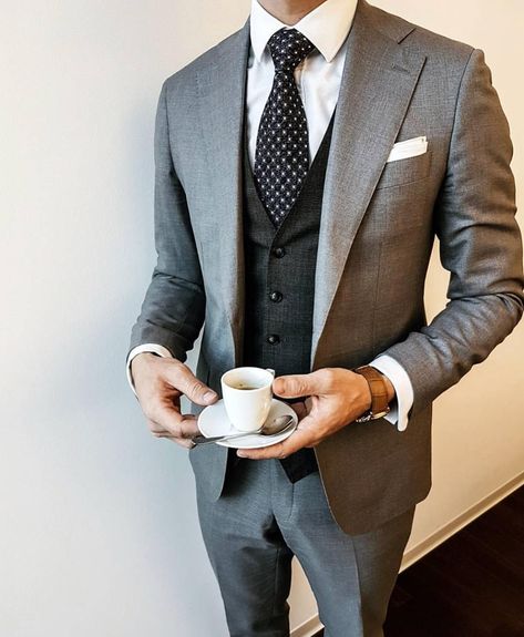 6,881 mentions J’aime, 39 commentaires - Men | Style | Class | Fashion (@menslaw) sur Instagram : "Clean #menslaw" Slim Fit Groom Suit, Wedding Suits Men Grey, Casual Wedding Outfit, Mens Tweed Suit, A Man In A Suit, Man In A Suit, Suits Men Business, Wedding Outfit Men, Wedding Suits Groom