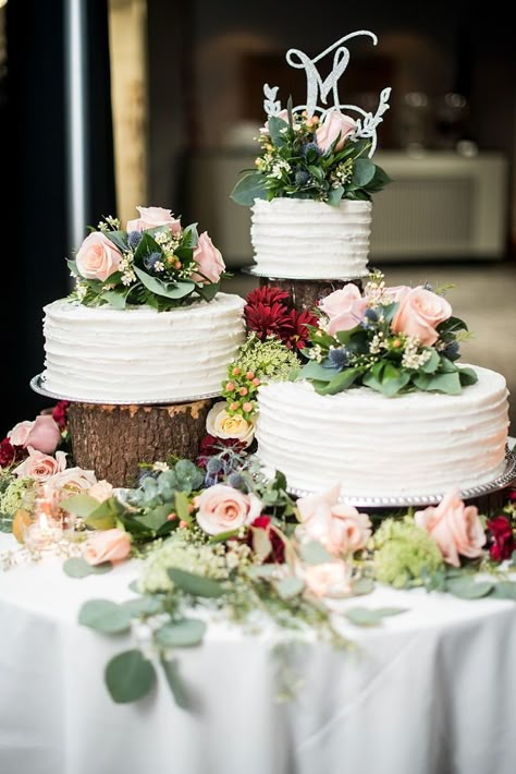 Wedding Cakes Not Stacked, Staggered Wedding Cake, Three Cake Wedding Display, 3 Wedding Cakes On Stands, Three Separate Tier Wedding Cake, Wedding Cake Arrangement Ideas, Wedding Cake Not Tiered, Split Tier Wedding Cake, Floral Wedding Cake Topper Ideas