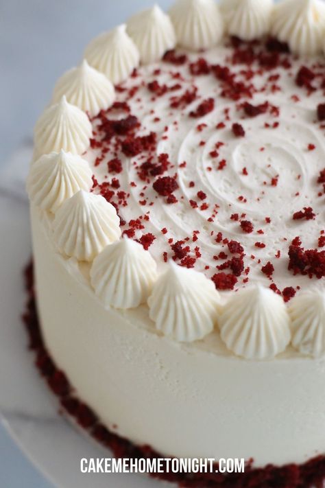 White Red Velvet Cake, Red Velvet Cake Topping Ideas, Cream Cheese Frosting Cake Design, Simple Red Velvet Cake Designs, Red Velvet Cake Ideas, Red Velvet Cake Design, Two Layer Red Velvet Cake, Red Velvet Cake 3 Layers, Red Velvet Cake Decoration