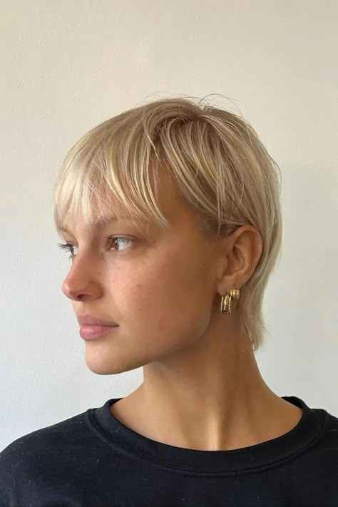 The “Soft Crop” Is The Most In-Demand Haircut In London Right Now | British Vogue Blonde Pixie Mullet, "mixie" Haircut, Female Mullet Short, Micro Bob, Hair Doos, Grown Out Pixie, Crop Haircut, Haircut 2024, Crop Hair