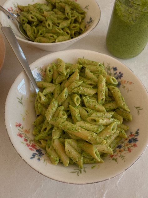 Pesto Nut Free, Veggies Salad, Vegan Pesto Recipe, Nut Free Pesto, Pasta Veggies, Dairy Free Pesto, Pizza Roll, Vegan Pesto, Quick Weeknight Meals