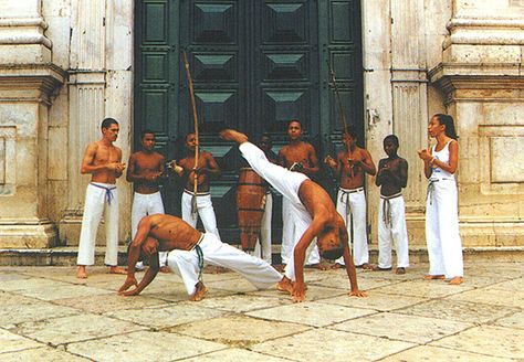 Capoeira Aesthetic, Capoeira Martial Arts, Elements Of Dance, Brazilian Martial Arts, Brazil Aesthetic, Brazil Culture, Bahia Brazil, Pencak Silat, Historical People