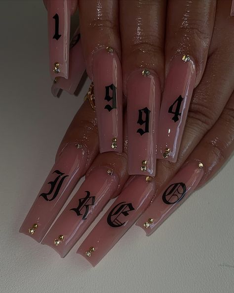 virgo szn ⭐️ . #longnails #almondnails #bombnails #cutenails #nails #nailstyle #squarenails #pinkfrenchnails #nailinspo #hellokittynails #valentinobeautypure #lanails #nailtech #nailart #whitenails #ombrenails #airbrushnails #glitternails #pinknails #chromenails Short Libra Nails, Birthday Nails Libra Season, Libra Nails Design Birthday, Birthday Nails Sagittarius, Libra Nails Design, Libra Birthday Nails, Virgo Nails Designs, Libra Nails, Nike Nails