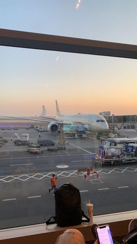 Abudhabi Airport, Abu Dhabi, Aircraft