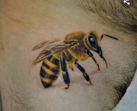 Heisenberg Tattoo, Bee Tattoo Meaning, Wasp Tattoo, Bee Tattoos, Honey Bee Tattoo, Amazing 3d Tattoos, Simple Forearm Tattoos, Bumble Bee Tattoo, Hand Tattoos For Girls