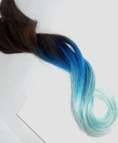 brown to dark blue to light blue Light Blue Hair Dye, Hair Tips Dyed Blue, Pastel Blue Hair, Dyed Tips, Hair Dye Tips, Blue Ombre Hair, Dyed Hair Pastel, Dyed Hair Blue, Ombre Blond