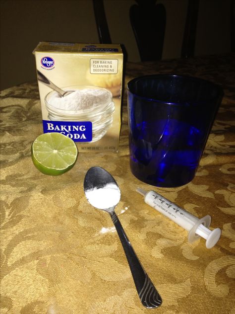 Stomach Ache remedy. Tried this on my toddler and it worked. Happy camper here!!! You need half a cup of water, mix in baking soda as much as you see on the spoon, and a few drops of lime/lemon. I added a bit of sugar for taste and used a dropper from his infant ibuprofen medicine. He just had about the equivalent of two full droppers (had to follow him around and sneak it in a bit at a time). After say 20 min and lots of cuddling he's himself again. Happy Mama here!!! Toddler Stomach Ache, Toddler Cold Remedies, Kids Constipation, Stomach Ache Remedy, Heart Burn Remedy, Acid Reflux Recipes, Stomach Ache, Baking Soda Uses, Digestion Problems