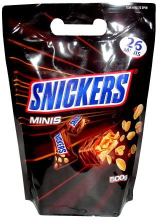 Black Packaged Snacks, Chocolate Package, Snickers Chocolate, Packaged Snacks, Snickers Bar, Grocery Foods, Mini Pouch, Chicken Crockpot Recipes, New Flavour