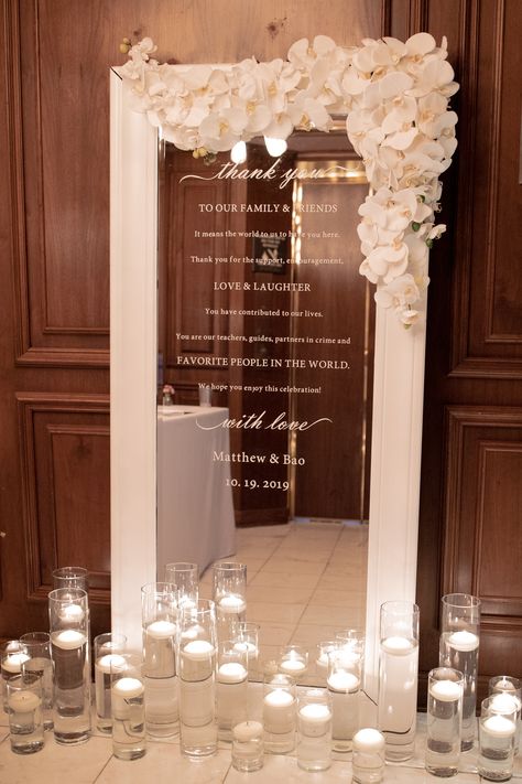 Wedding Decorations Orchid, Mirror Backdrop Ideas, Mirror Backdrop Wedding, Welcome Sign With Candles, Elegant Reception Decor, Backdrop With Candles, Candle And Mirror, Mirror With Candles, Wedding Reception Backdrop Elegant