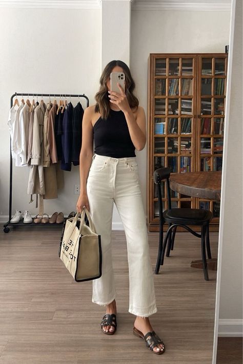 Outfit Ideas With Friends, White Tank Top Outfit, White Top Jeans, White Pants Outfit, Real Outfits, Modest Casual Outfits, Mommy Outfits, Mom Jeans Outfit, Elegant Outfit Classy