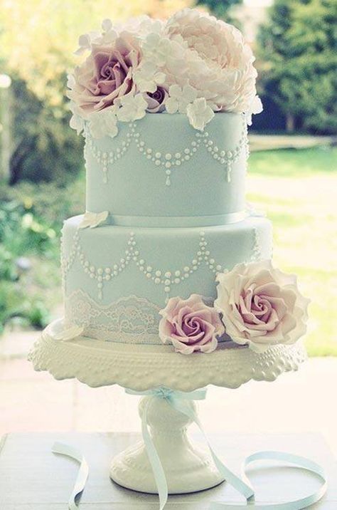 Vintage Style Cake...Beautiful! ‪#‎bigislandweddingcake‬ ‪#‎hawaiiwedding‬ ‪#‎hawaii‬ ‪#‎wedding‬ ‪#‎cake‬ ‪#‎weddingcake‬ ‪#‎weddings‬ ‪#‎bride‬ ‪#‎groom‬ ‪#‎bridal‬ ‪#‎marriage‬ ‪#‎weddingceremony‬ ‪#‎weddingreception‬ ‪#‎weddingdecor‬ ‪#‎weddingtrends‬ ‪#‎weddingdesign‬ Tiffany Blue Cakes, Cotton And Crumbs, Pastel Wedding Cakes, Vintage Pasta, Colin Cowie Wedding, Tiered Cake, Wedding Cakes Blue, Blue Cakes, Wedding Cakes Vintage