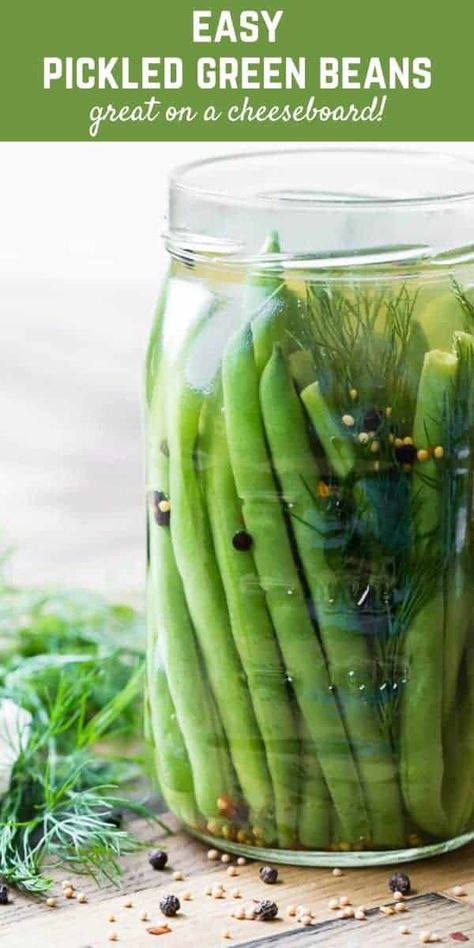 Pickled Green Beans – make them your own! Pickle Peppers, Pickled Green Bean Recipes, Pickle Vodka, Pickled Green Beans, Dilly Beans, Canning Pickles, Can Green Beans, Refrigerator Pickles, Water Bath Canning