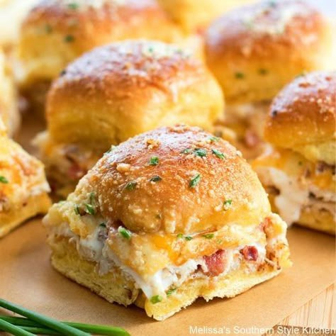 Chicken Bacon Ranch Pull Apart Rolls - melissassouthernstylekitchen.com Chicken Bacon Ranch Pull Apart, Ranch Sliders, Pull Apart Rolls, Easy Slider Recipes, Buttery Rolls, Seasoned Butter, Low Fat Cheese, Slider Recipes, Chicken Bacon Ranch