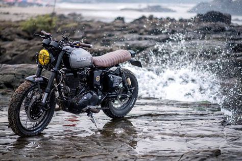 Royal Enfield Classic 500 modified scrambler 'Reckless' by Bulleteer Customs front left quarter Royal Enfield Classic 500, Royal Enfield Modified, Enfield Bike, Bullet Bike Royal Enfield, Enfield Motorcycle, Biking Diy, Enfield Classic, Bike Pictures, Cool Bike Accessories