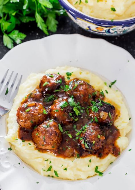 These Salisbury Steak Meatballs with Gravy and Mashed Potatoes are a classic and a true comfort food. An incredibly delicious and easy dinner recipe! www.jocooks.com #meatballs Meatballs With Gravy, Salisbury Steak Meatballs, Jo Cooks, Salisbury Steak, Beef Dinner, Meatball Recipes, Beef Dishes, Salisbury, Dinner Rolls