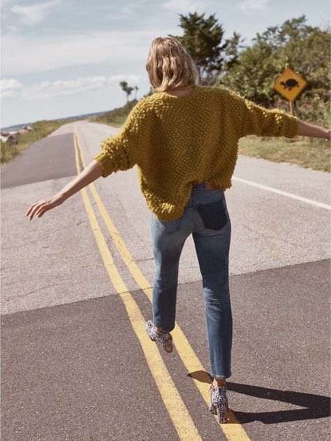 Tomboy Inspired Fall 2016 Looks from Madewell Madewell Fall, Jeans And Sweater, Kitenge, Mellow Yellow, Fall Looks, Style Outfits, Evening Dresses Prom, Autumn Winter Fashion, The Road