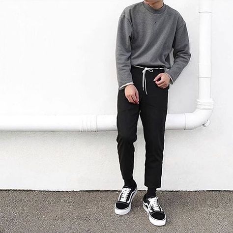 Eboy Aesthetic Outfits Men Chains, Eboy Aesthetic Outfits Men Black, Fall Mens Fashion, Eboy Aesthetic Outfits Men, Eboy Outfits, E Boy Outfits, Eboy Aesthetic Outfits, In With The Old, Outfits 70s