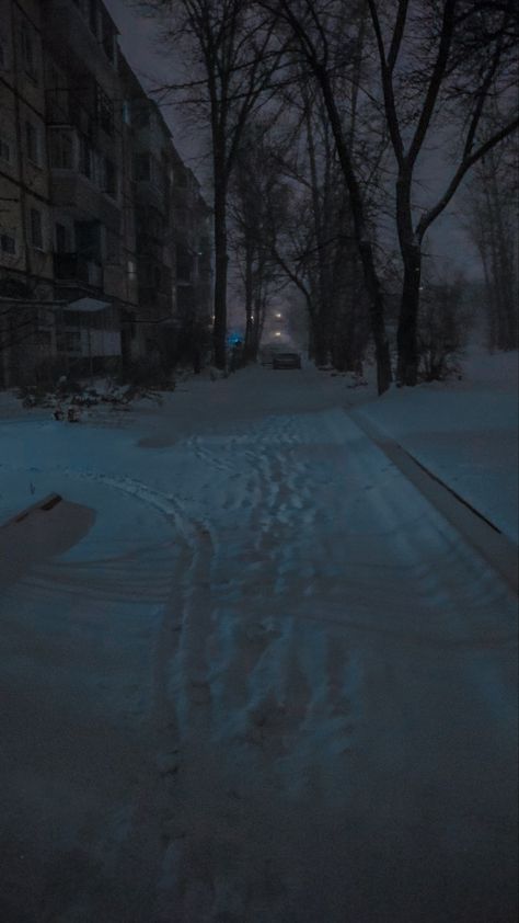 Russian Aesthetic Wallpaper, Dark Winter Aesthetic Wallpaper, Dark Russian Aesthetic, Pretty Sights, Rainy Sky, Dark Academia Wallpaper, Snow Night, Night Forest, Dark City