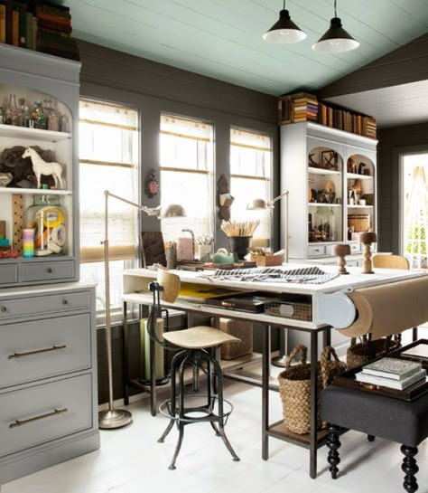 Creative Workspace Ideas upcycledtreasures.com Home Art Studios, Workspace Ideas, Small Craft Rooms, Art Studio Organization, Art Studio Design, Craft Room Design, Art Studio At Home, Antique Modern, Creative Workspace