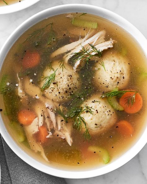 Discover the ultimate comfort food: Joshua Weissman’s Matzoh Ball Soup. A delightful blend of tender, flavorful matzo balls (thanks to schmaltz), nestled in a clear, homemade broth brimming with chicken goodness and fresh dill. Perfect for your Passover table or anytime you need a bowl of ‘Jewish penicillin,’ find the recipe through our link in bio. Matzo Ball Soup Recipe, Matzah Ball Soup, Chicken Meatball Soup, Matzah Ball, Matzo Ball, Matzo Ball Soup, Matzo Meal, Homemade Chicken Stock, Matzoh Ball