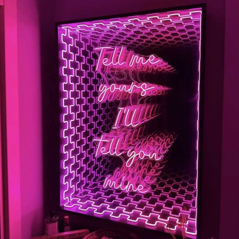 Introducing infinity mirror with led neon and text - 3d letters - room decor - infinity illusion mirror - pink neon - interior design Diy Infinity Mirror, Letter Room Decor, Infinity Mirror Diy, Merch Booth, Infinity Mirror Room, Neon Mirror, Led Infinity Mirror, Light Illusion, Mirror Illusion