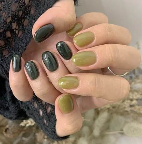 Green Cottagecore Nails, Fairycore Nails Short, Fairy Grunge Nail Ideas, Christian Alt Aesthetic, Funky Nail Ideas, Green Nails Fairycore, Grunge Fairy Core Nails Acrylic, Green Nail Polish, Green Nail