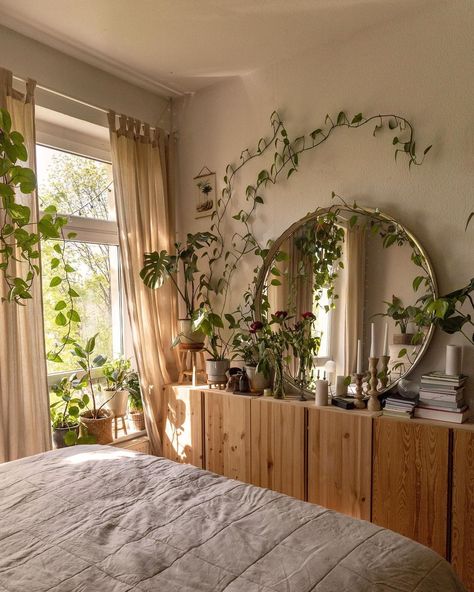 Interior Design Per La Casa, Decor Ideas Bedroom, Redecorate Bedroom, Cozy Room Decor, Dreamy Room, Room With Plants, Dream Room Inspiration, Room Makeover Bedroom, Room Makeover Inspiration