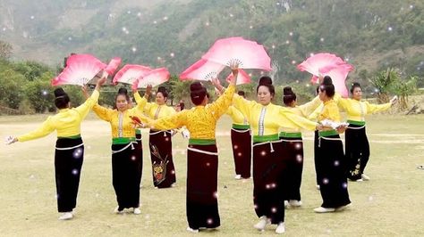 Community Tourism - The 'specialty' of the northern mountainous provinces Intangible Cultural Heritage, Vietnam Airlines, Community Activities, Travel Magazine, Traditional Dance, Traditional Music, Natural Scenery, Vietnam Travel, Cultural Heritage