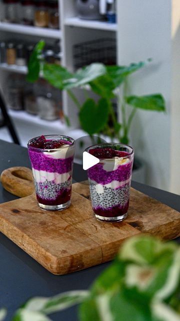 Nitya Hegde on Instagram: "Dragon Fruit Chia Pudding Parfait 🌿

I can guarantee you, it’s a refreshing way to brighten your day!

Ingredients: ( serves 2)
1/2 dragon fruit 
1.5 tbsp chia seed( over night soaked with nut milk) 
45 gms yogurt 
1 tsp honey

Enjoy the colourful healthy parfait. 

#chiapudding #parfait #dragonfruit #artistic" Fruit Chia Pudding, Chia Pudding Parfait, Healthy Parfait, Pudding Parfait, Vegetarian Desserts, Over Night, Nut Milk, Chia Pudding, Healthy Vegetarian