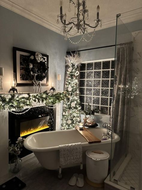 The Magical Holidays of Christmas & Winter ⛄️❄️🎄🎅🏻 | This is my master bathroom decorated for Christmas | Facebook Winter Bathroom, Cottagecore Kitchen, Terrazzo Design, Christmas Bathroom, Chic Living, House Bathroom, Christmas House, Christmas Winter, Future House