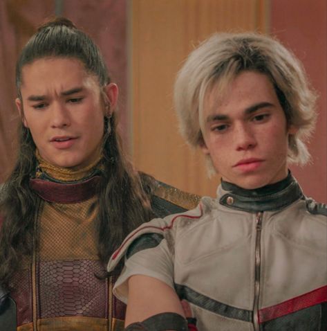 Jay And Carlos, Platonic Love, Cameron Boyce, Single Person, Descendants, Disney Channel, Jay, Funny Memes, Dreadlocks