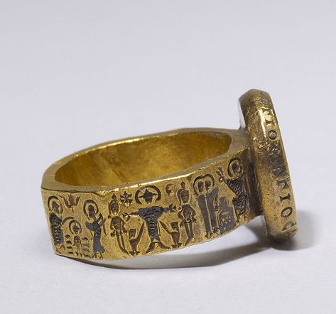 Marriage Ring with Scenes from the Life of Christ, 6th century Marriage Rings, Medieval Rings, Ancient Jewels, Marriage Ring, Ancient Jewellery, Historical Jewellery, Classic Wedding Rings, Medieval Jewelry, Ancient Jewelry